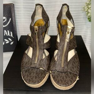 Michael Kors Damita Wedge Womens Sz 7.5 Brown Logo Espadrille Zip Up Wedge